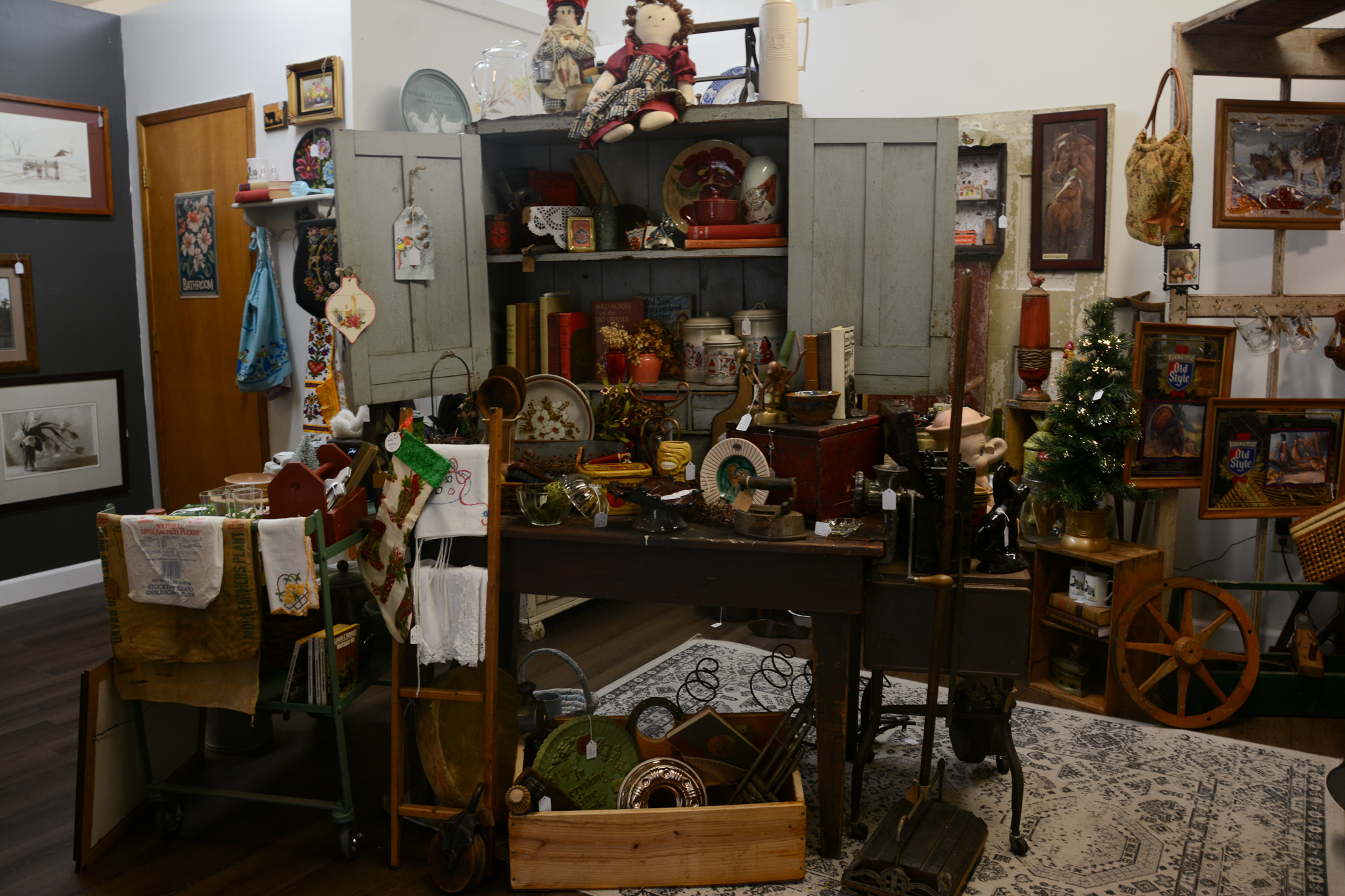 Holiday Shopping on Main Street 